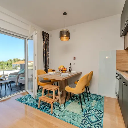 Babic By Interhome *