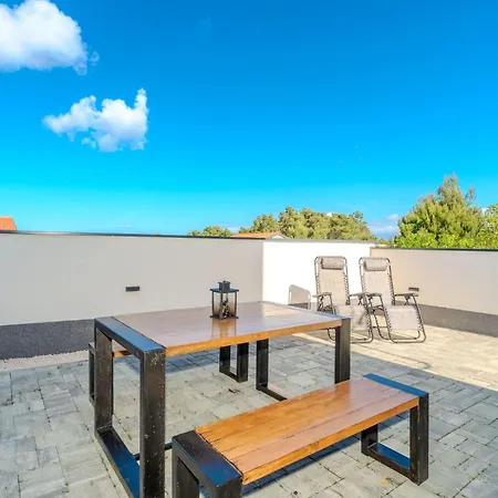 Babic By Interhome * Vir